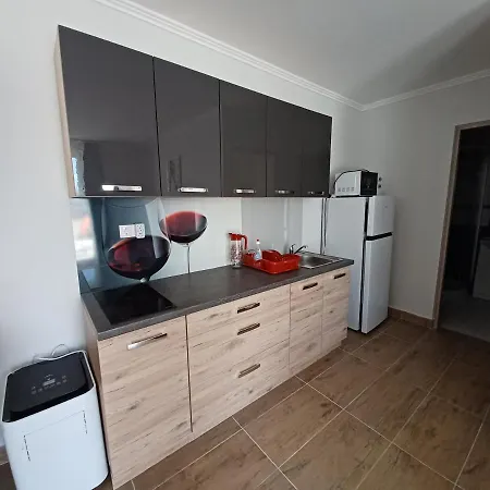 To8 Apartman * Dunapataj